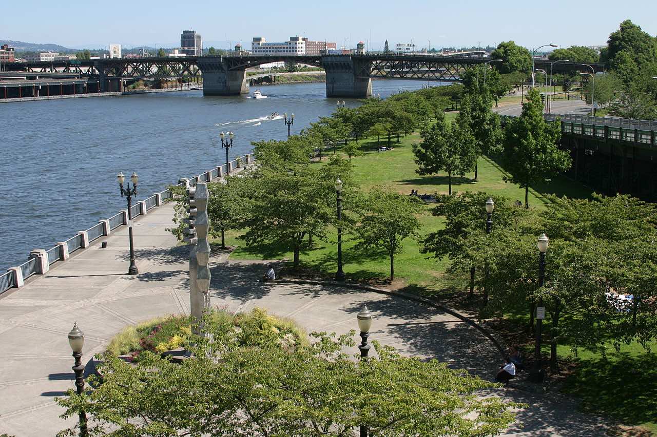 Tom McCall Waterfront Park