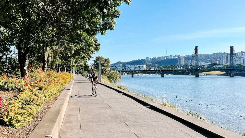 Biking Portland's Eastside Esplanade